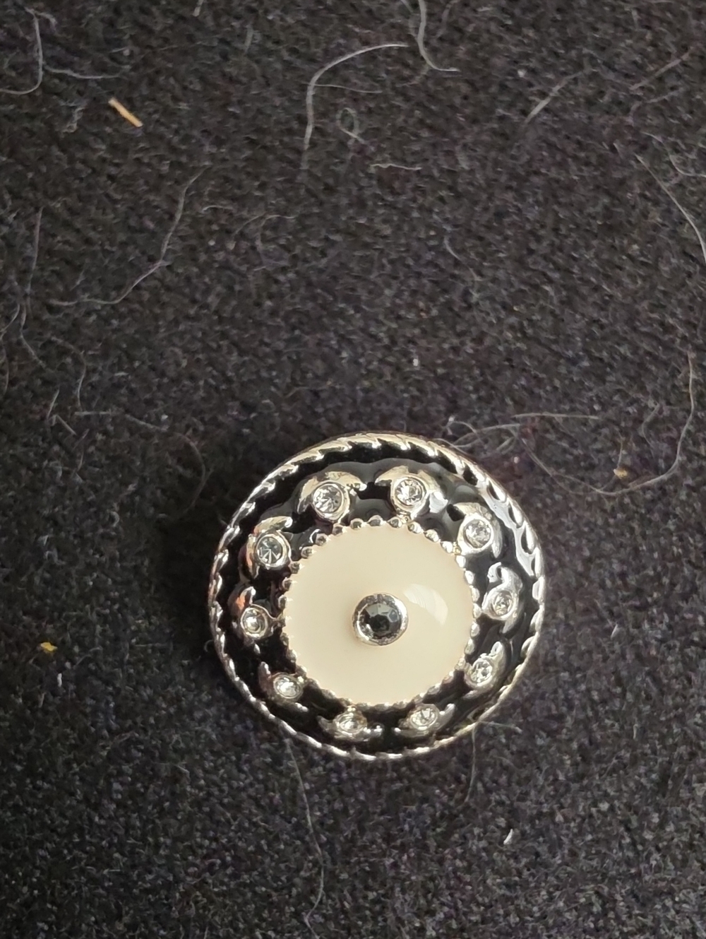 STYLE DOTS- Original - Cream & Black Enamel w Crystals Snap